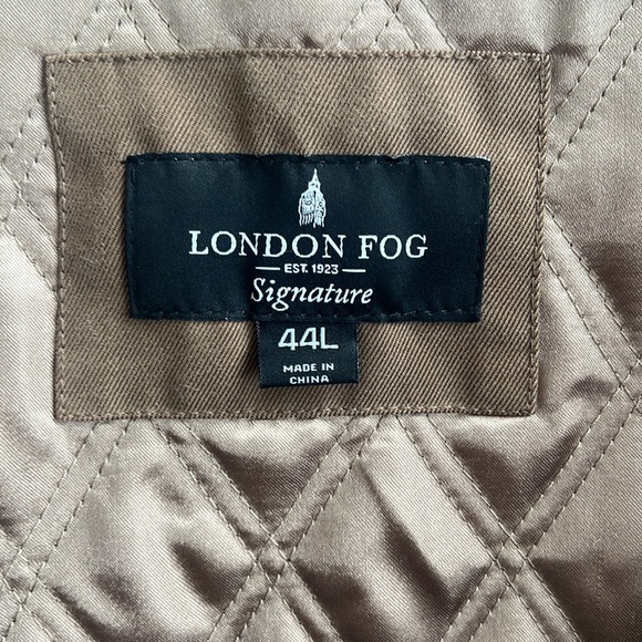 LONDON FOG LIGHT COAT WITH QUILTED INSIDE NEVER WORN - Picture 2 of 6
